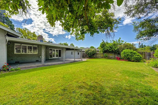 1451 McClaren Dr, Carmichael, CA 95608