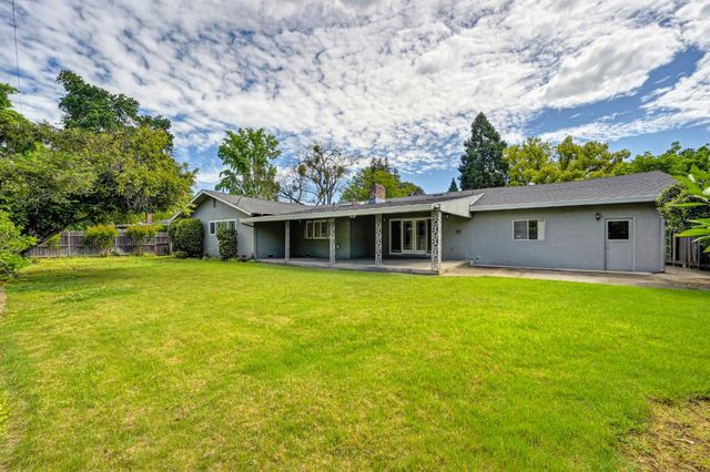 1451 McClaren Dr, Carmichael, CA 95608