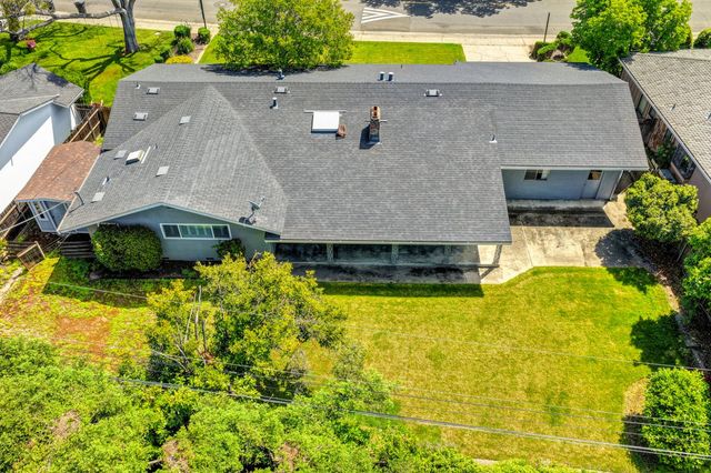 1451 McClaren Dr, Carmichael, CA 95608