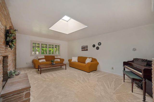 1451 McClaren Dr, Carmichael, CA 95608