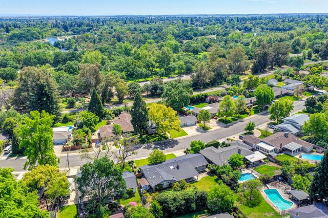 1451 McClaren Dr, Carmichael, CA 95608