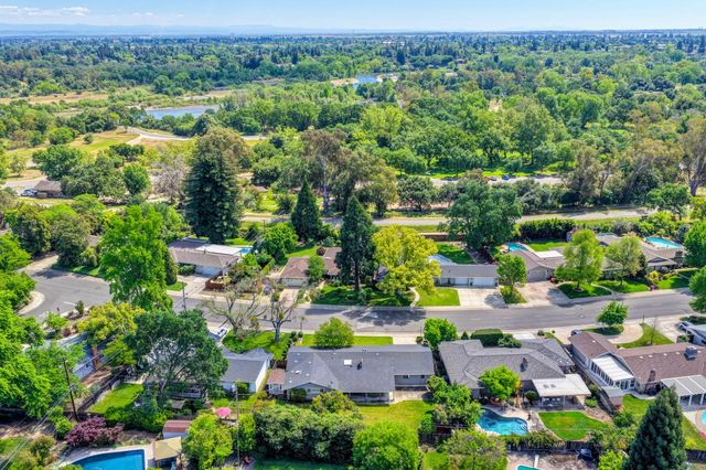 1451 McClaren Dr, Carmichael, CA 95608