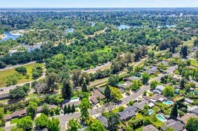 1451 McClaren Dr, Carmichael, CA 95608