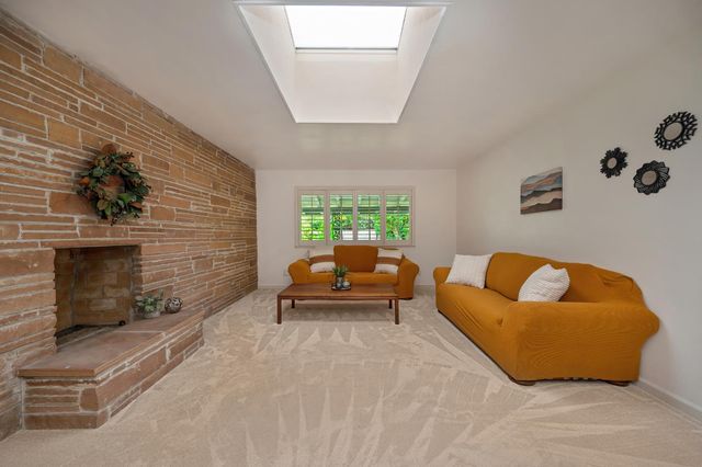 1451 McClaren Dr, Carmichael, CA 95608