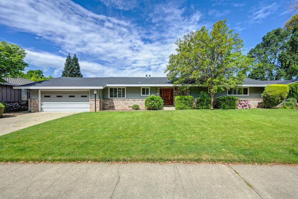 1451 McClaren Dr, Carmichael, CA 95608