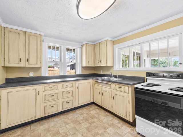 25 Bailey Road, Candler, NC 28715