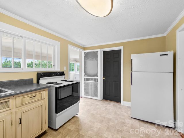 25 Bailey Road, Candler, NC 28715