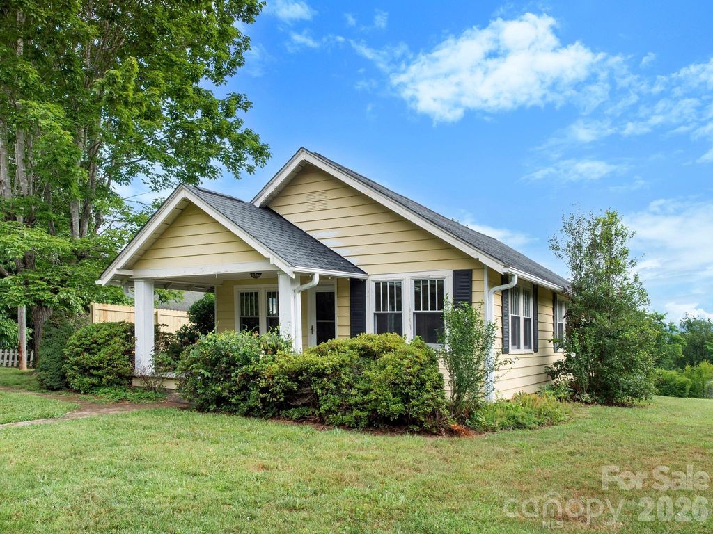 25 Bailey Road, Candler, NC 28715