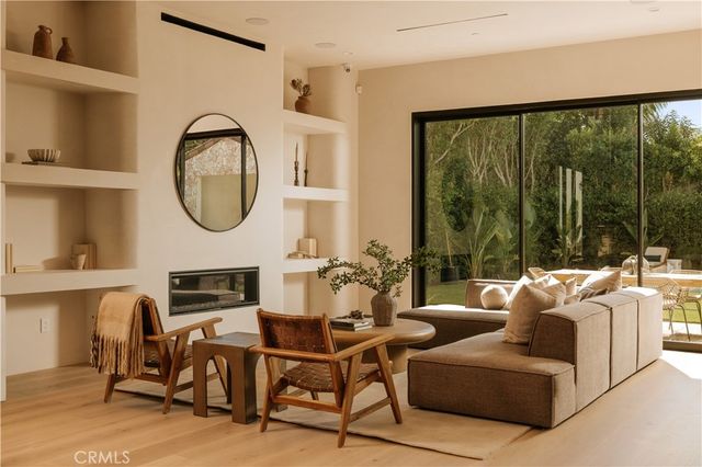 4523 Katherine Avenue, Sherman Oaks, CA 91423