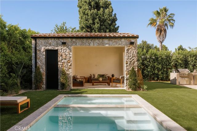 4523 Katherine Avenue, Sherman Oaks, CA 91423