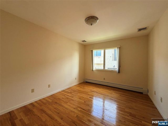 843 Pleasantview Terrace 2, Ridgefield, NJ 07657