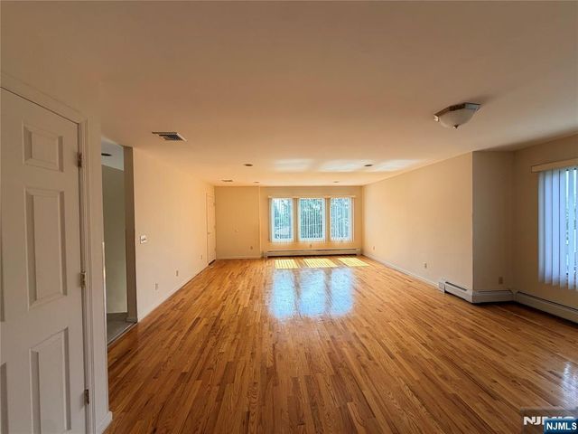 843 Pleasantview Terrace 2, Ridgefield, NJ 07657