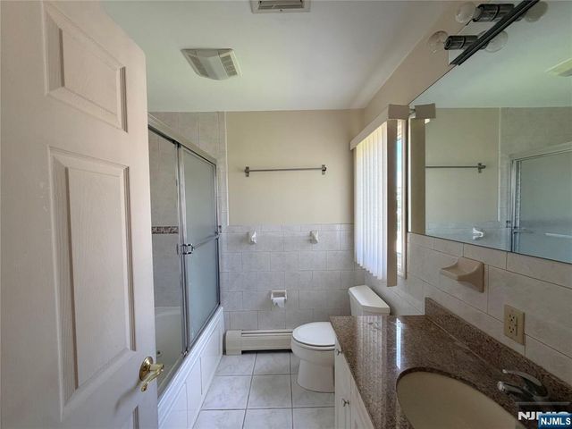 843 Pleasantview Terrace 2, Ridgefield, NJ 07657