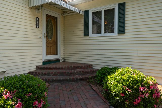 128 Holly Avenue, Manchester, NH 03103