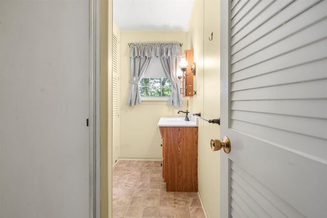 128 Holly Avenue, Manchester, NH 03103