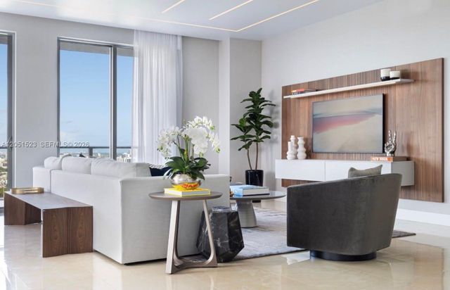 17301 Biscayne Boulevard LPH2, North Miami Beach, FL 33160
