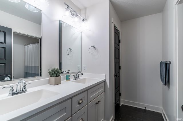 3095 Laurel Springs Drive, Fort Wayne, IN 46814