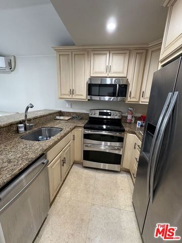 625 N Elm Drive, Beverly Hills, CA 90210