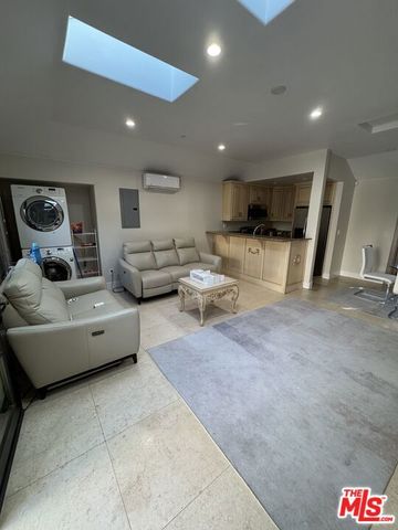 625 N Elm Drive, Beverly Hills, CA 90210