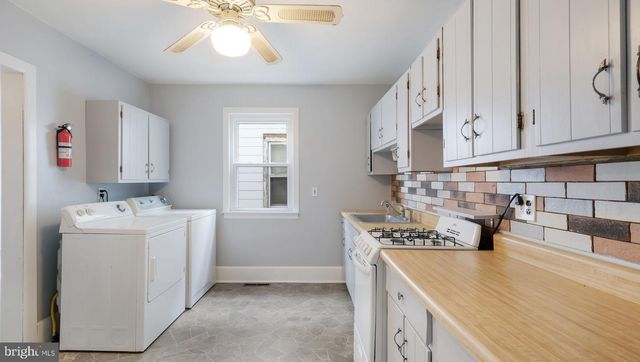 81 HARRISON, Morrisville, PA 19067