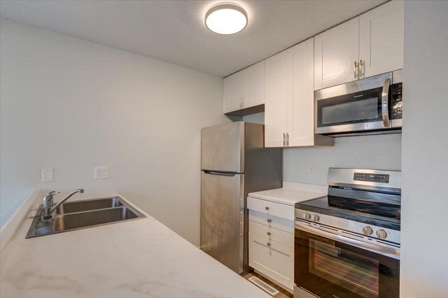 521 East Bluff, Madison, WI 53704