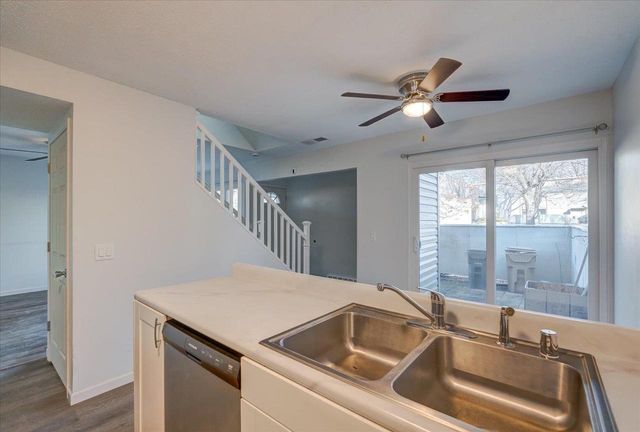 521 East Bluff, Madison, WI 53704