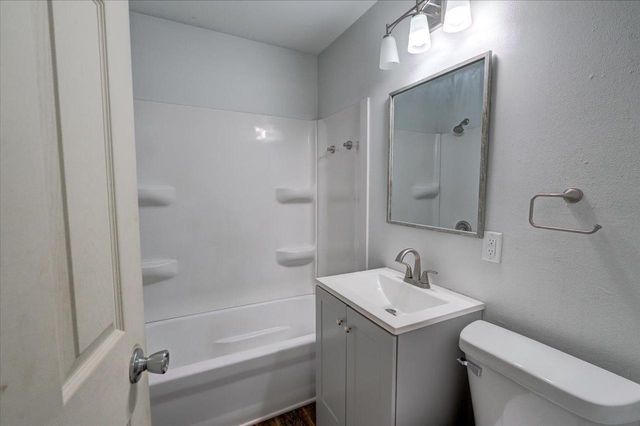 521 East Bluff, Madison, WI 53704