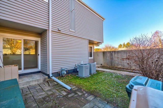 521 East Bluff, Madison, WI 53704