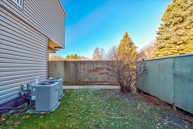 521 East Bluff, Madison, WI 53704