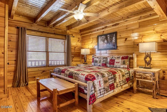 1111 Towering Oaks Dr Drive, Sevierville, TN 37876