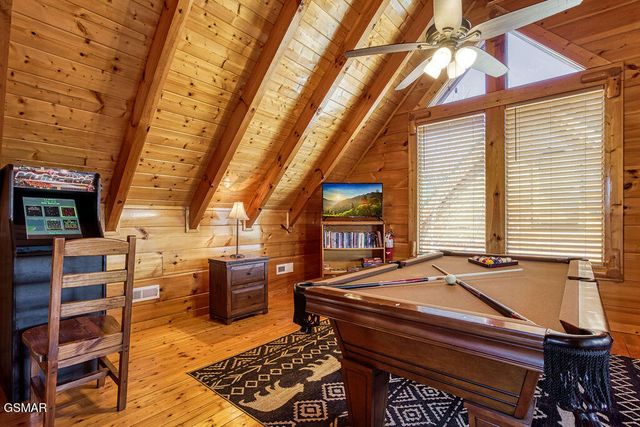 1111 Towering Oaks Dr Drive, Sevierville, TN 37876