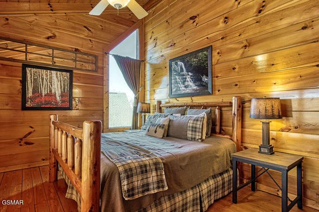 1111 Towering Oaks Dr Drive, Sevierville, TN 37876