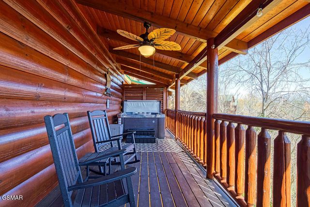 1111 Towering Oaks Dr Drive, Sevierville, TN 37876