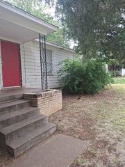 2711 NW Mobley St, Lawton, OK 73507