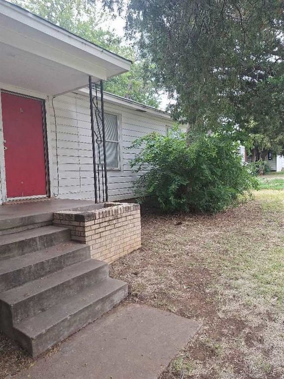 2711 NW Mobley St, Lawton, OK 73507