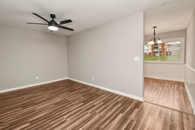 2215 E Sharon Street, Springfield, MO 65803