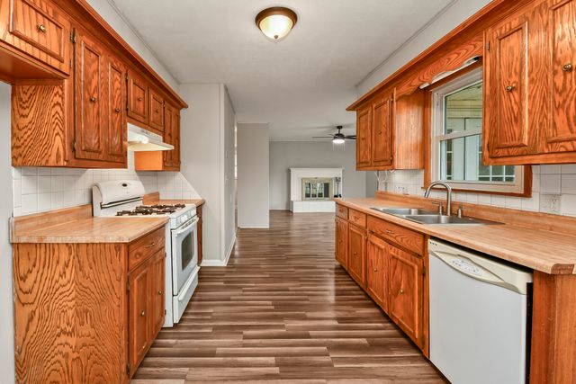 2215 E Sharon Street, Springfield, MO 65803