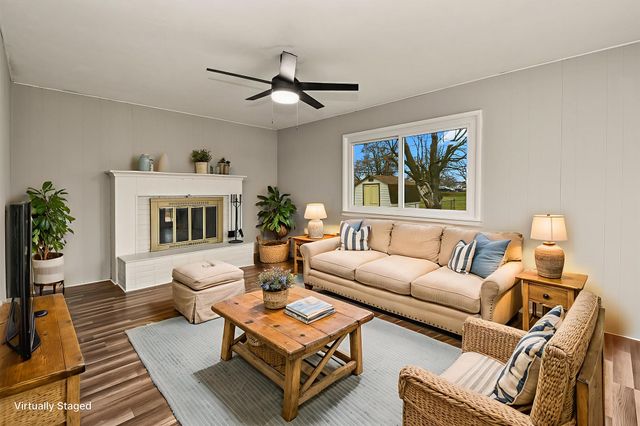 2215 E Sharon Street, Springfield, MO 65803