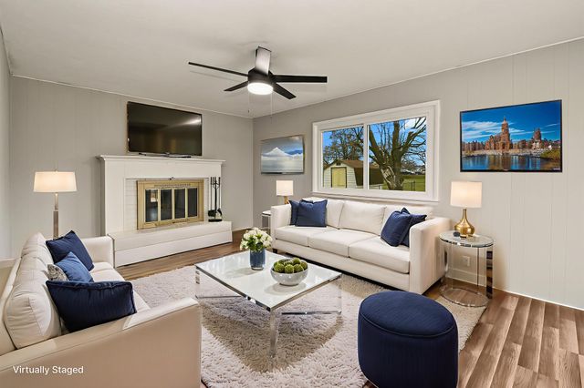 2215 E Sharon Street, Springfield, MO 65803