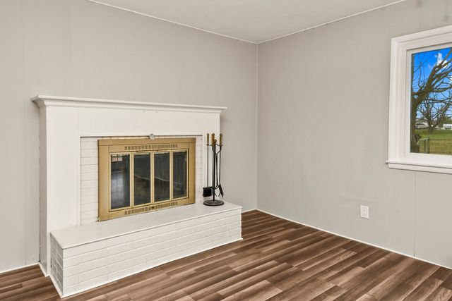 2215 E Sharon Street, Springfield, MO 65803