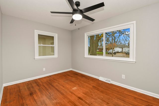 2215 E Sharon Street, Springfield, MO 65803