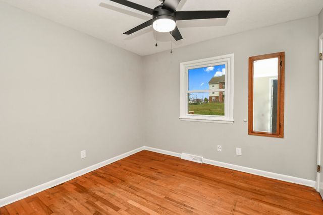 2215 E Sharon Street, Springfield, MO 65803