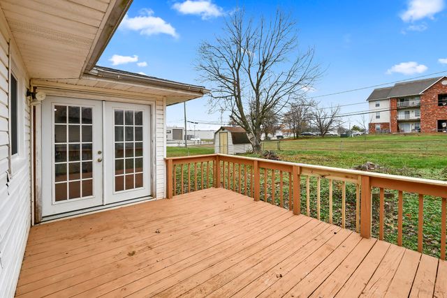 2215 E Sharon Street, Springfield, MO 65803