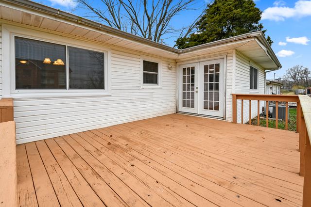 2215 E Sharon Street, Springfield, MO 65803