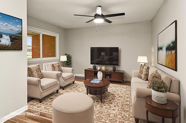 2215 E Sharon Street, Springfield, MO 65803