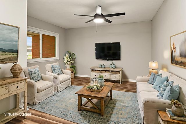 2215 E Sharon Street, Springfield, MO 65803