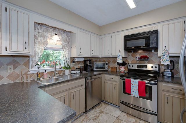 44 Lee Road 0885, Phenix City, AL 36870