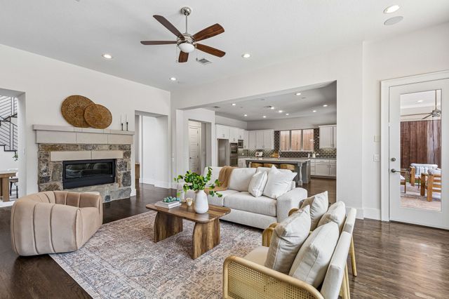 6214 Belmont Avenue, Dallas, TX 75214