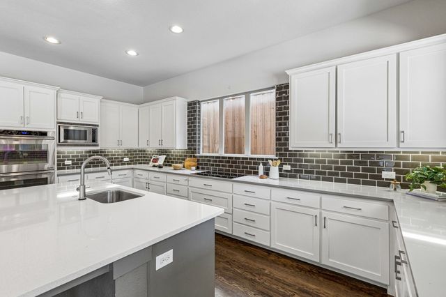 6214 Belmont Avenue, Dallas, TX 75214
