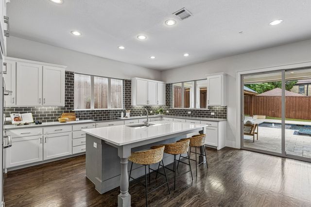 6214 Belmont Avenue, Dallas, TX 75214